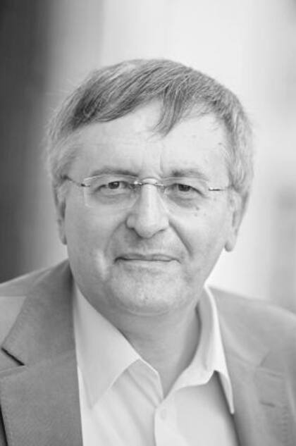 Gray es autor de varios libros de teoría política y filosofía