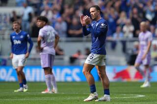 Grealish ayuda al Everton a vencer 2-0 al Brighton en nuevo estadio
