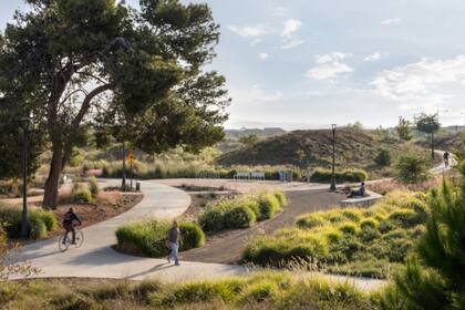 Great Park ofrece senderos de 2,4 kilómetros de espacio para caminar y andar en bicicleta