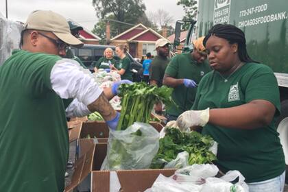 Greater Chicago Food Depository es una de las organizaciones que incluye a los inmigrantes (Greater Chicago Food Depository)