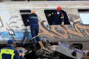 Cómo se vivió el choque de trenes en Grecia: el crudo relato de los sobrevivientes