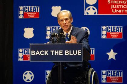 Greg Abbott durante un evento de campaña
