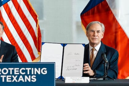 Greg Abbott firmó múltiples leyes de Texas que comenzaron a regir en 2026