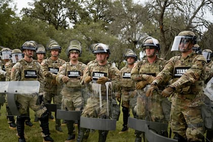 Greg Abbott homenajeó a la Guardia Nacional de Texas en la frontera