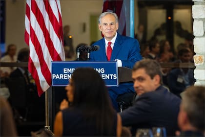 Greg Abbott tiene la ventaja en las encuestas más recientes sobre las elecciones a gobernador de Texas