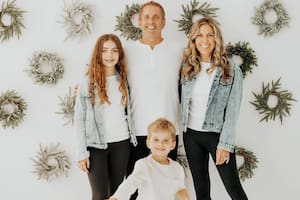 Conmoción en el deporte: en una tragedia aérea murió una leyenda del automovilismo con su esposa e hijos