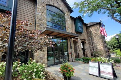 Gregory Bovino creció en Blowing Rocks, un pequeño pueblo en la zona montañosa de Carolina del Norte