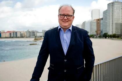 Greg Piechota: "Los periódicos locales eran tradicionalmente muy rentables porque a menudo disfrutaban de un monopolio local en la producción y distribución de publicidad en su área geográfica. Esta posición privilegiada ha desaparecido y la mayor parte del gasto publicitario se destina a Google y Meta"