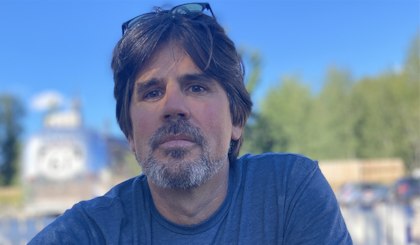 Gregory Luce, abogado del Adoptee Rights Law Center, asesoró a A