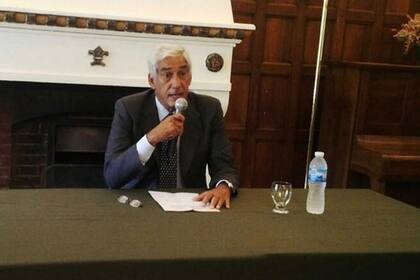 Grimaldi, en la conferencia de prensa en el Buenos Aires Lawn Tennis