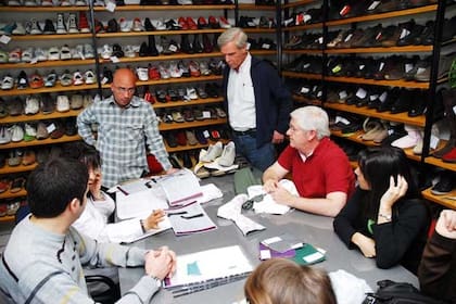 Grimoldi informó que tomará decisiones conservadoras en los próximos meses