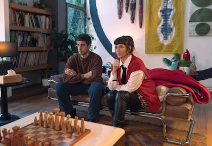 Griselda Siciliani junto a Esteban Lamothe, en una escena de la nueva temporada de Envidiosa