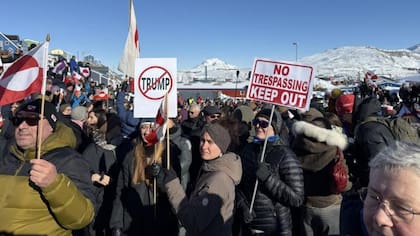 Groenlandeses marchan en protesta a Trump.