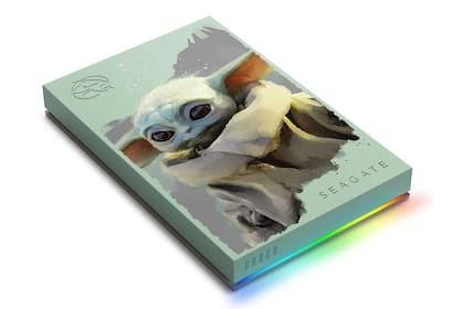 Grogu en la carcasa de un disco rígido externo