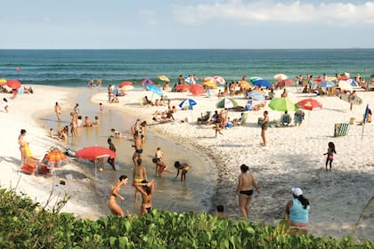 Grumarí, una playa que está después de Prainha, en una reserva natural.