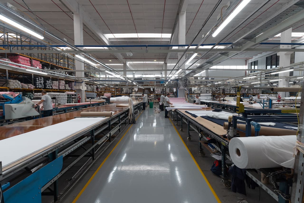 El dueño de Cheeky y Awada inauguró una nueva planta en Tigre - LA NACION