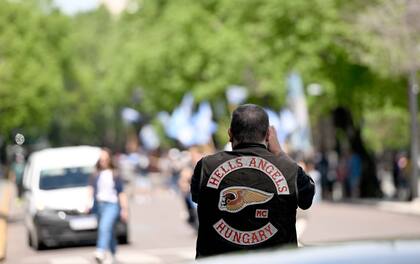 Grupo de motoqueros denominados
Hell´s Angels caminan la calles de La Plata para celebrar un encuentro mundial con miembros de la agrupación