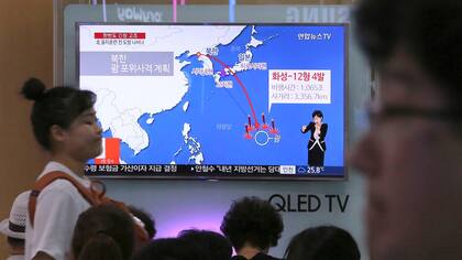 Una imagen con el supuesto alcance de los misiles norcoreanos hasta la isla de Guam, en un anuncio del gobierno norcoreano (Archivo)