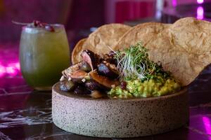 Guacamole con higos y castañas