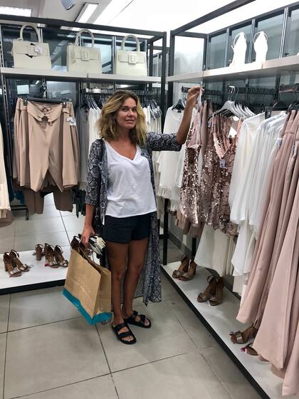 Guadalupe Sáenz Buruaga destaca la variedad de prendas que encuentra en las tiendas brasileras