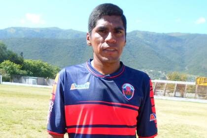 Guanca trabaja en una fábrica de artículos de limpieza de 22 a 6, entrena por la mañana y los sábados estudia electromecánica del automotor