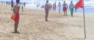 Cómo se forman los “chupones de mar” que sorprenden en las playas argentinas