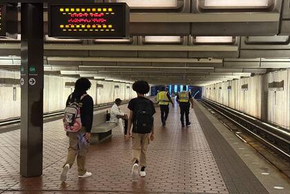 La estación de metro de Anacostia, en el sur de Washington, sin presencia de efectivos de la Guardia Nacional.