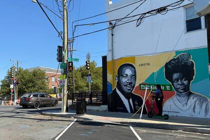 Un mural de Martin Luther King en una avenida con su nombre, en el barrio de Anacostia, en Washington.
