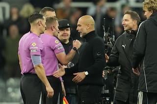 Guardiola se disculpa por enfrentar a camarógrafo tras derrota ante Newcastle