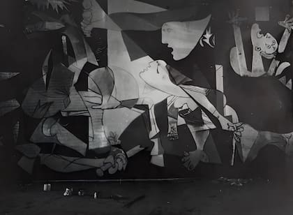 "Guernica" por Dora Maar, c. 1937