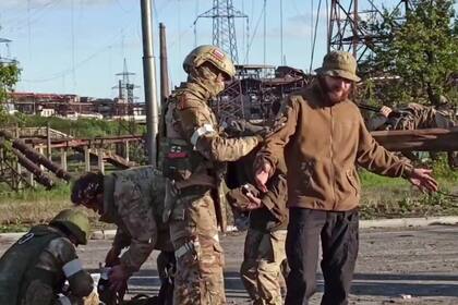 Cómo fue el momento en que los combatientes ucranianos abandonaban Azovstal