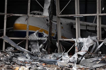 KYIV REGION, UKRAINE - World's largest aircraft An-225 &quot;Mriya&quot; destroyed at the airport of Hostomel, Kyiv Region, north-central Ukraine (Photo by Hennadii Minchenko/Ukrinform/NurPhoto via Getty Images)
