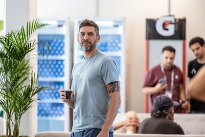 Guido Andreozzi, en el Buenos Aires Lawn Tennis Club, tras un largo viaje desde Corea del Sur, que incluyó tres vuelos