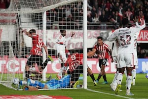 Con el sello del goleador eterno, Estudiantes rescató un empate ante el campeón defensor de la Libertadores