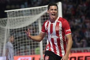 Estudiantes recuperó el poder de gol de Carrillo cuando más lo necesitaba: goleó a Barracas Central 3-0