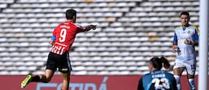 El Estudiantes de Verón goleó al Rosario Central de Di María con un 9 implacable y dos rebeldes con clase