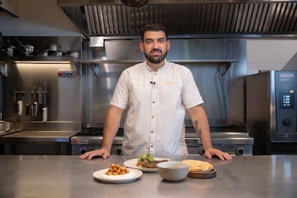 Guido Casalinuovo en su masterclass de cocina armenia para Foodit