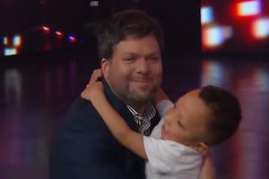 Son gemelos, tienen síndrome de Noonan y emocionaron a todos con su aparición en televisión