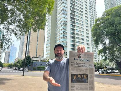 Guido Miranda, encargado del puesto de diarios frente al complejo Le Parc.