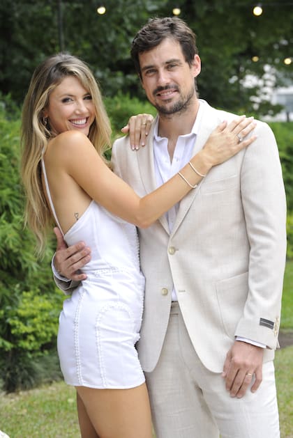 Guido Pella y Stephanie Demmer en su casamiento por civil
