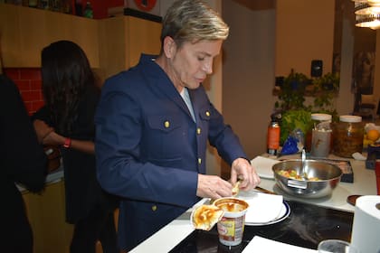 Guido Süller atendió las mesas y preparó la comida