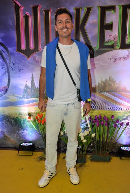 Guido Záffora apostó por un look más veraniego y eligió los colores claros