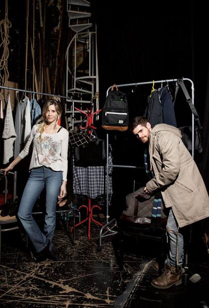 Guillermina como Olivia y Gastón como Ethan en Sexo con extraños