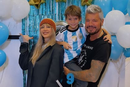 Guillermina Valdes, Marcelo Tinelli y el hijo de ambos, Lorenzo, en Qatar 2022