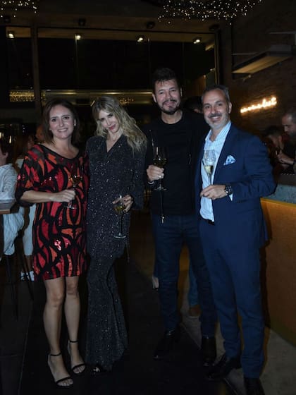 Guillermina Valdes y Marcelo Tinelli, acompañando a Federico Facello y su esposa Viviana