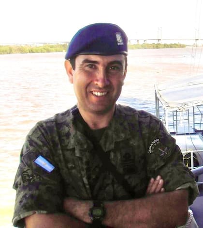 Guillermo Alonso Sarquiz autor del libro "TC-48: El viaje final de los cadetes", en el 2010, su último año como jefe del Grupo de Operaciones Especiales de la FAA