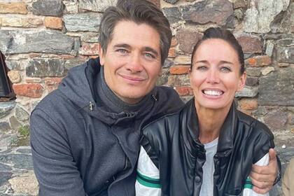 Guillermo Andino y Carolina Prat, su esposa hace 24 años y conductora del ciclo solidario Los Andino en casa