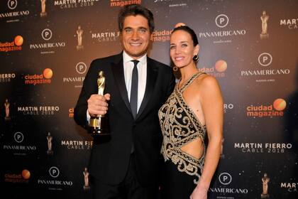 Guillermo Andino y su mujer, Carolina Prat, felices con su premio