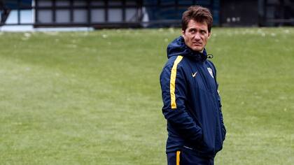 Guillermo Barros Schelotto quiere a Tevez de N° 9