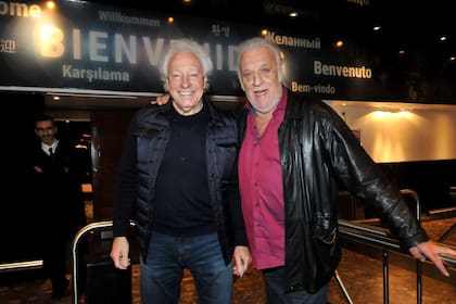 Guillermo Coppola y Alfio Basile, sus excompañeros de Buenos Muchachos, acompañaron a Cacho Castaña en una noche muy especial